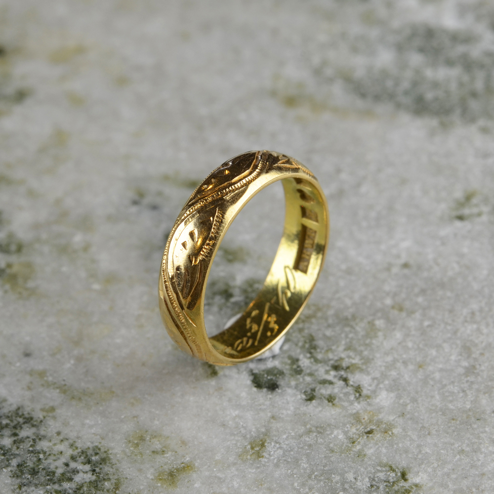 Guldring 18k mönstrad